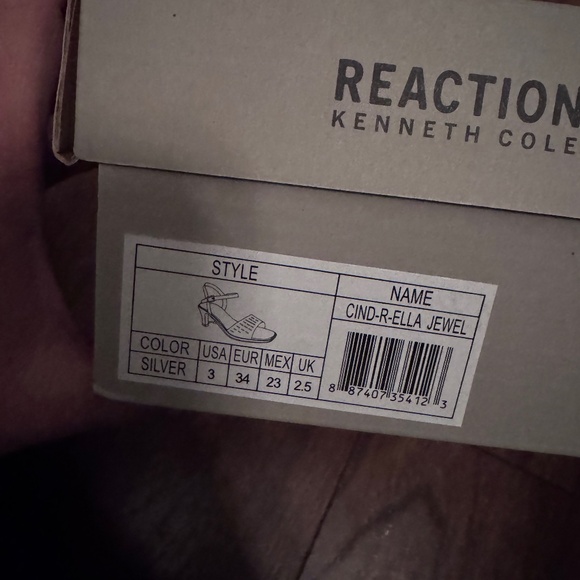 Cind-R-Ella Embellished Sandals, Big Girls Size 3 NWT - Picture 2 of 3